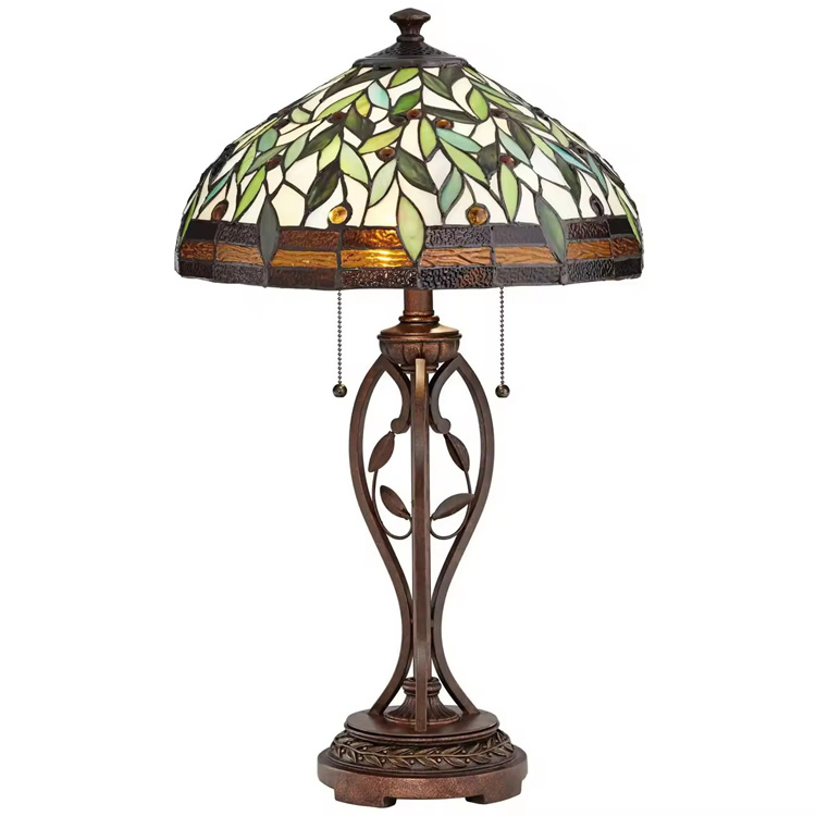 Severská starožitná luxusní stolní lampa z barevného skla Vintage Tiffany