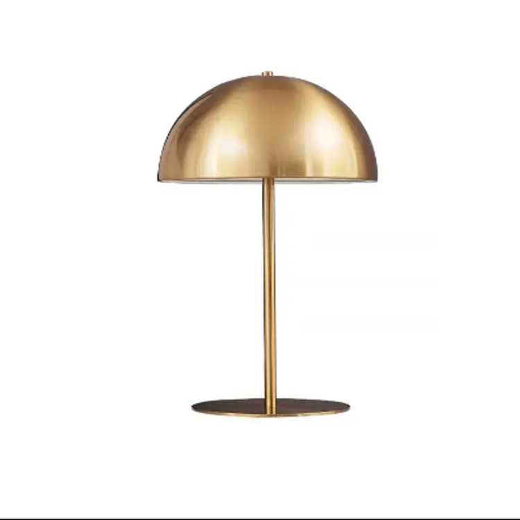 Půlkruhová umělecká stolní lampa ze severské růžové tepané houby